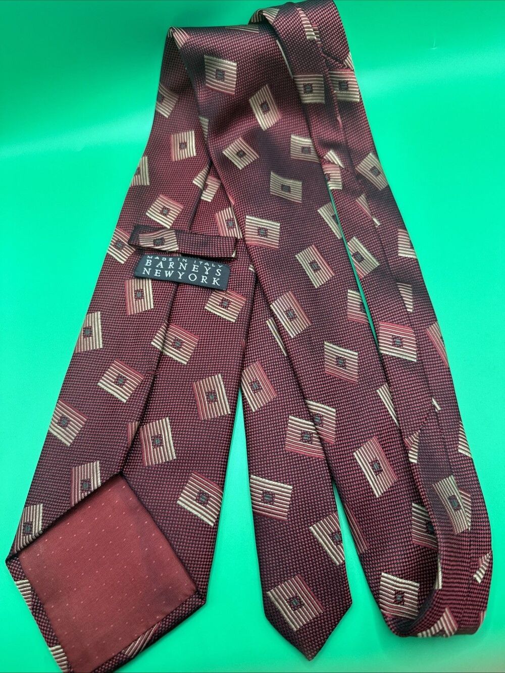 Barneys New York Men’s 100% Silk Tie Made in Italy Red/Gold Textured L58.5”W3.5”